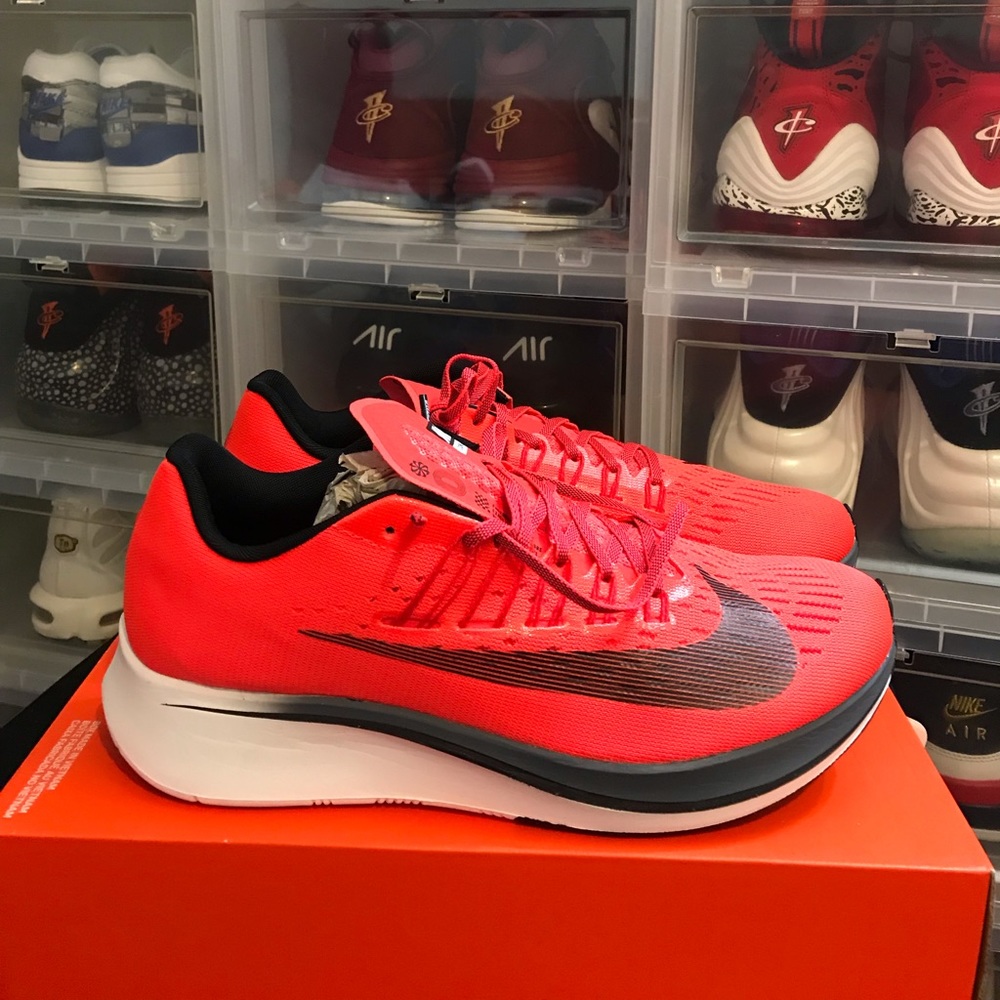 NIKE ZOOM FLY BRIGHT CRIMSON